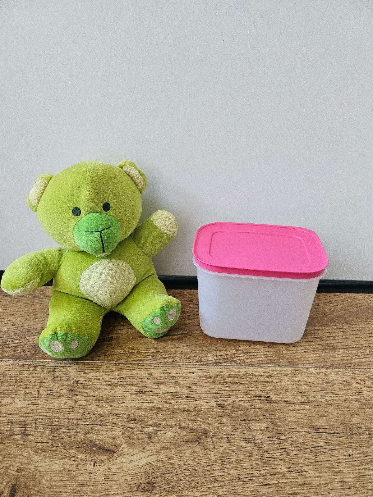 Tupperware nieuwe Igloo vriesbakjes roze 1,1 liter, Overige kleuren, Nieuw, Ophalen of Verzenden, Bak of Kom