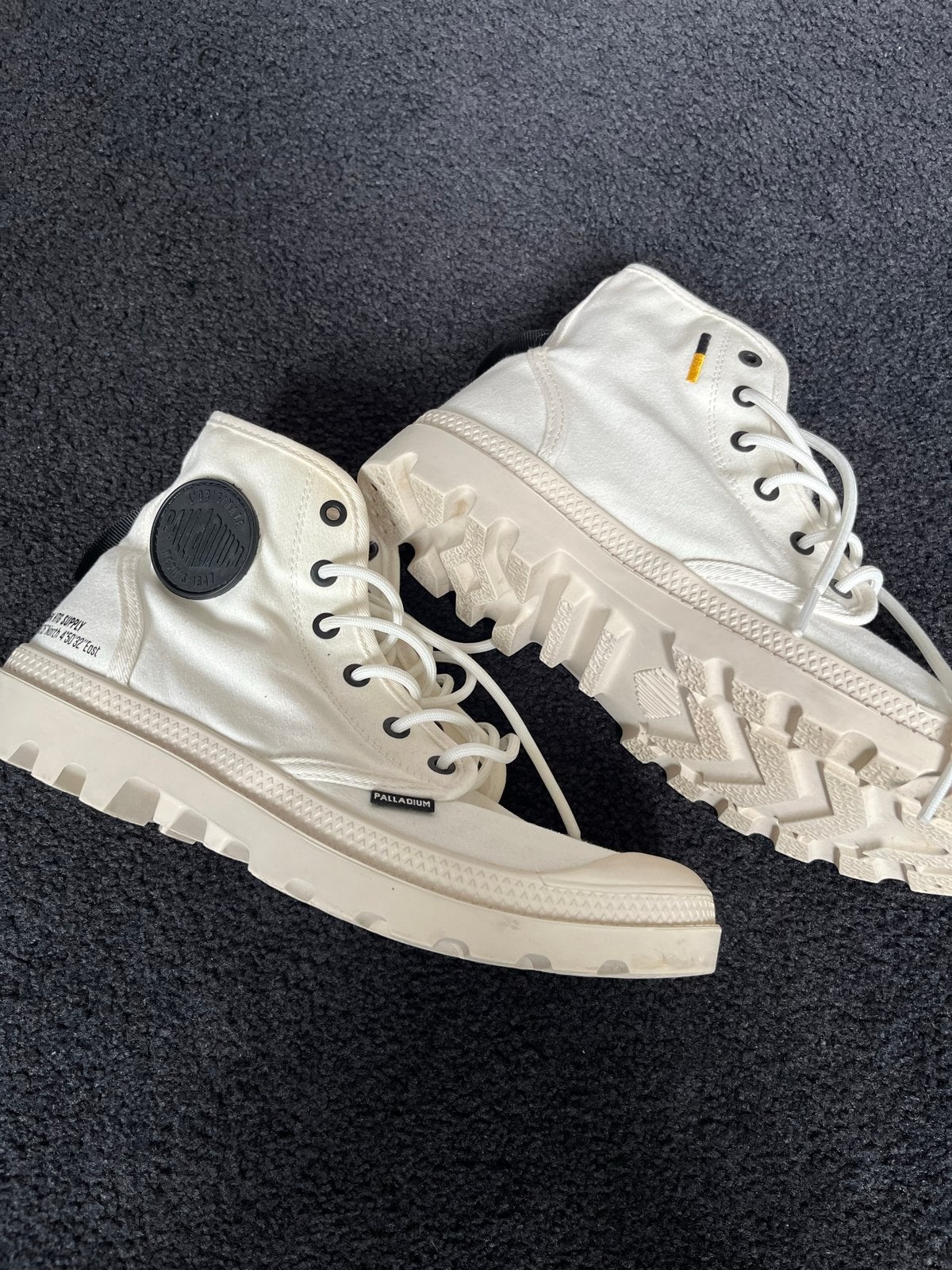 Palladium Pampa Hi Future sneakers wit maat 40, Kleding | Dames, Schoenen, Ophalen of Verzenden, Zo goed als nieuw, Wit, Sneakers of Gympen