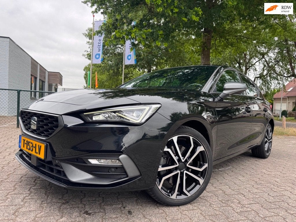 Seat Leon 1.4 TSI eHybrid PHEV FR | Pano| Blue eye, Auto's, Seat, Gebruikt, Euro 6, 150 pk, Leon