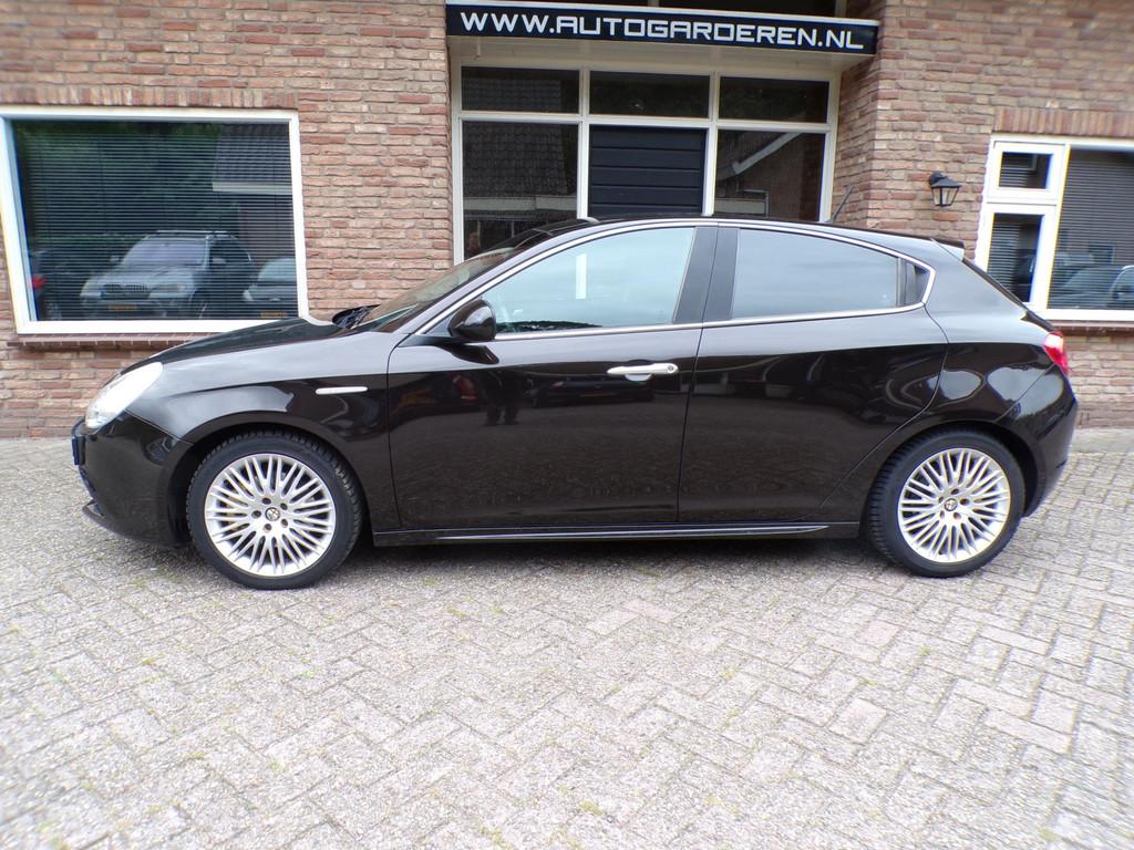 Alfa Romeo Giulietta 1.4 T Distinctive Automaat, Auto's, Alfa Romeo, Euro 5, Stof, Zwart, 4 cilinders