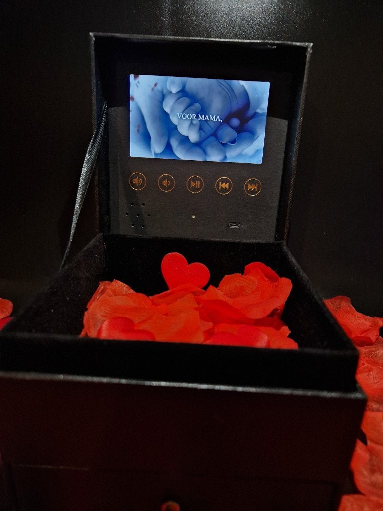 Luxe videobox / gepersonaliseerde cadeau box met scherm ️, Ophalen of Verzenden, Nieuw, Feestartikel, Valentijn of Romantisch