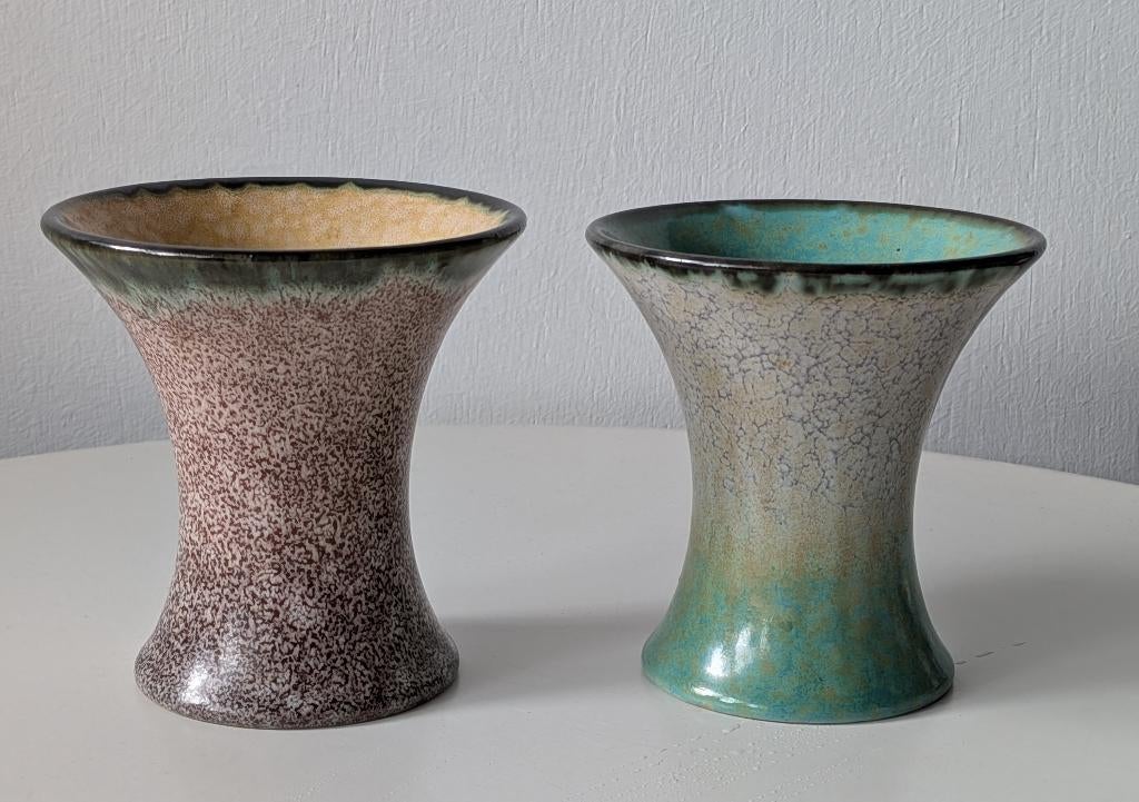 TWEE PLATEEL VAASJES, Antiek en Kunst, Antiek | Keramiek en Aardewerk, Ophalen of Verzenden