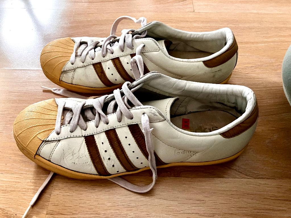 Vintage Adidas Superstar maat 45 1/3 - US 11 - UK 10,5, Verzenden, Wit, Sneakers of Gympen, Gedragen