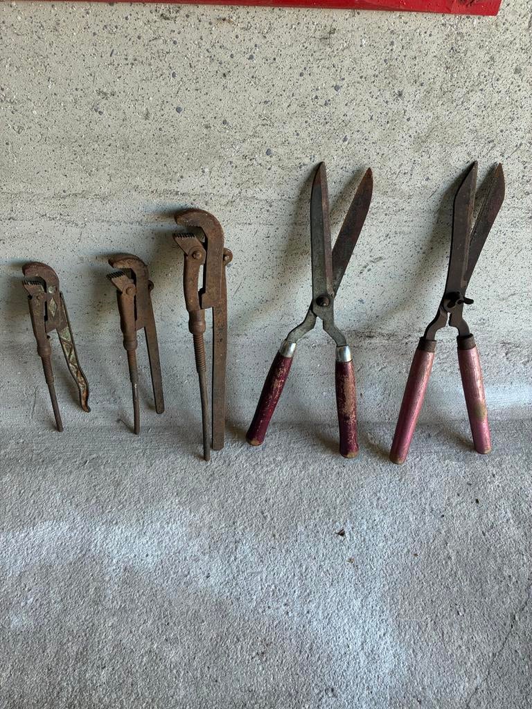 Vintage gereedschap: pijptangen en heggenscharen, Antiek en Kunst, Ophalen