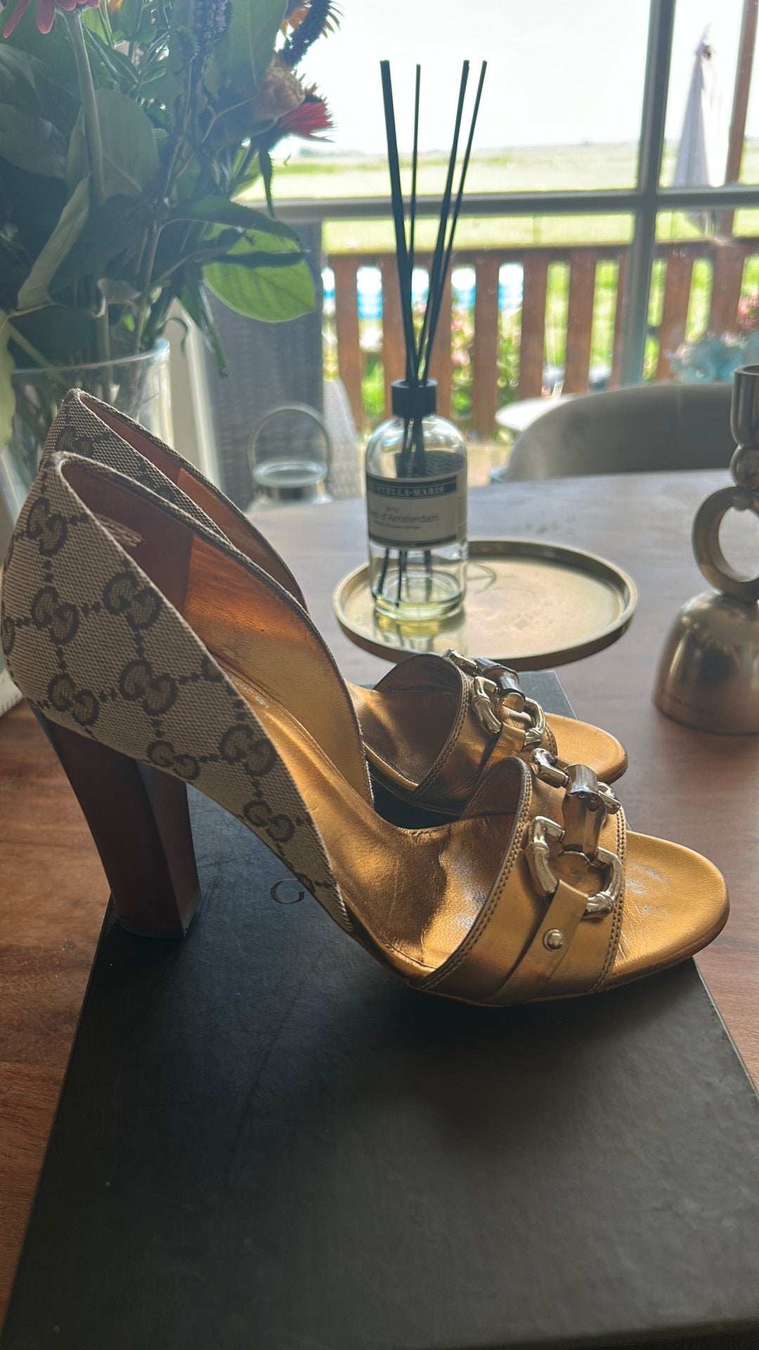 Gucci bamboo sandalettes 36.5, Kleding | Dames, Schoenen, Ophalen of Verzenden, Zo goed als nieuw, Zwart, Sneakers of Gympen