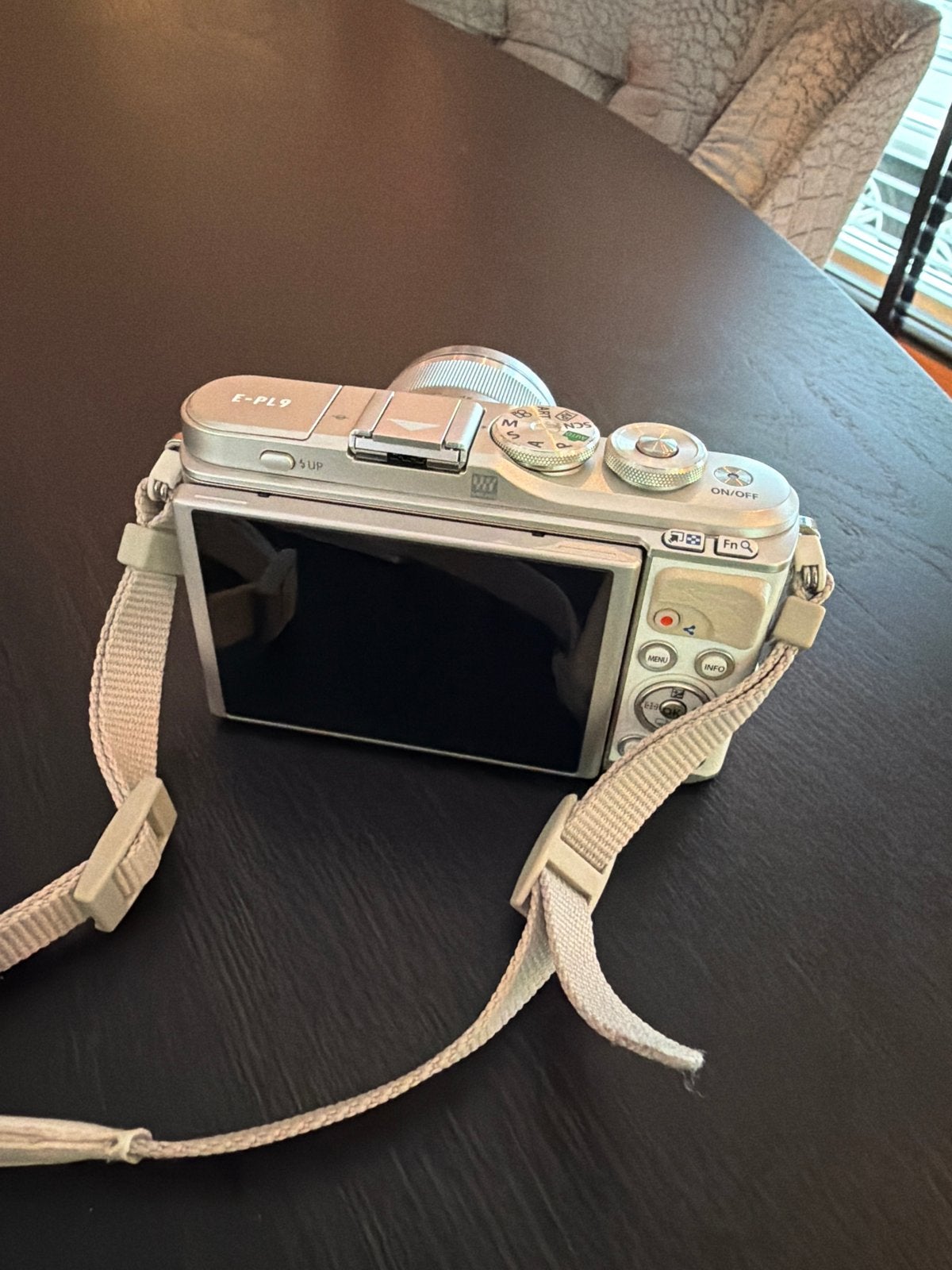 Olympus PEN E-PL9 met 45mm 1.8 lens - Zo goed als nieuw, Ophalen, Zo goed als nieuw, Olympus, Accu