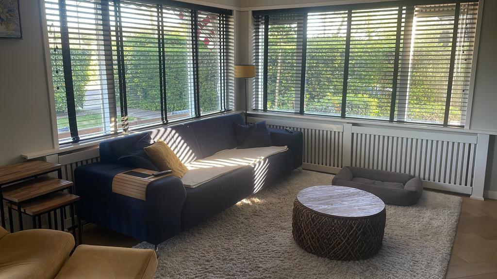 Blauwe bank te koop 50 euro gereserveerd !, Huis en Inrichting, Banken | Bankstellen, Ophalen, Zo goed als nieuw
