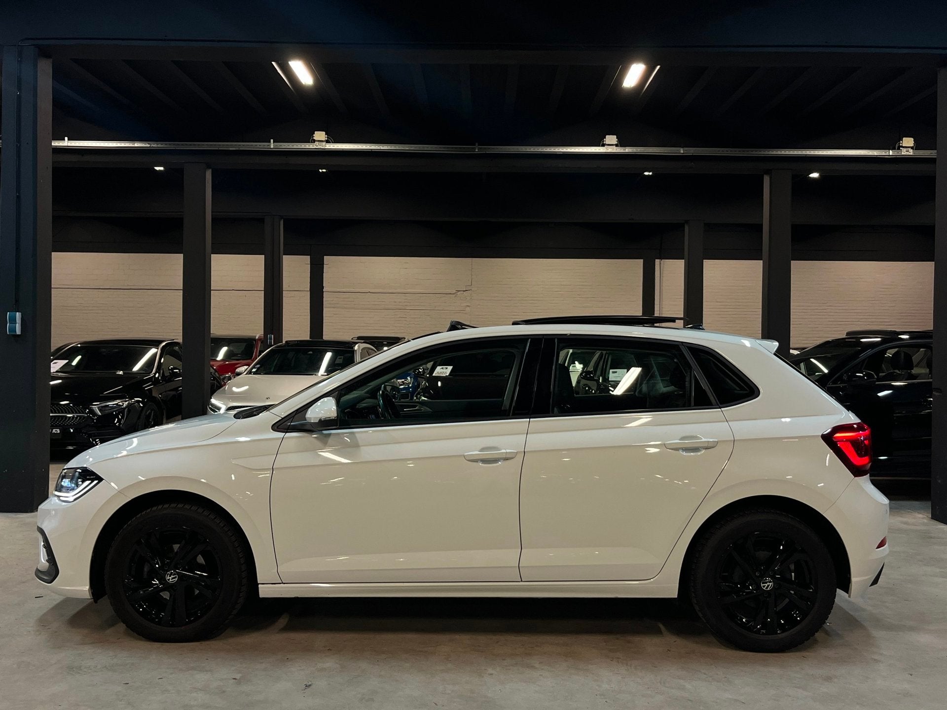 Volkswagen Polo 1.0 TSI Life Business Pano/IQLights/Carplay, Auto's, Voorwielaandrijving, Dealer onderhouden, Gebruikt, 95 pk