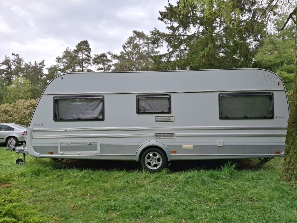 Tabbert Vivaldi 560 | '12 | Fransbed | Badkamer | Rondzit, Tabbert, Openslaande ramen, Particulier, 5 tot 6 meter