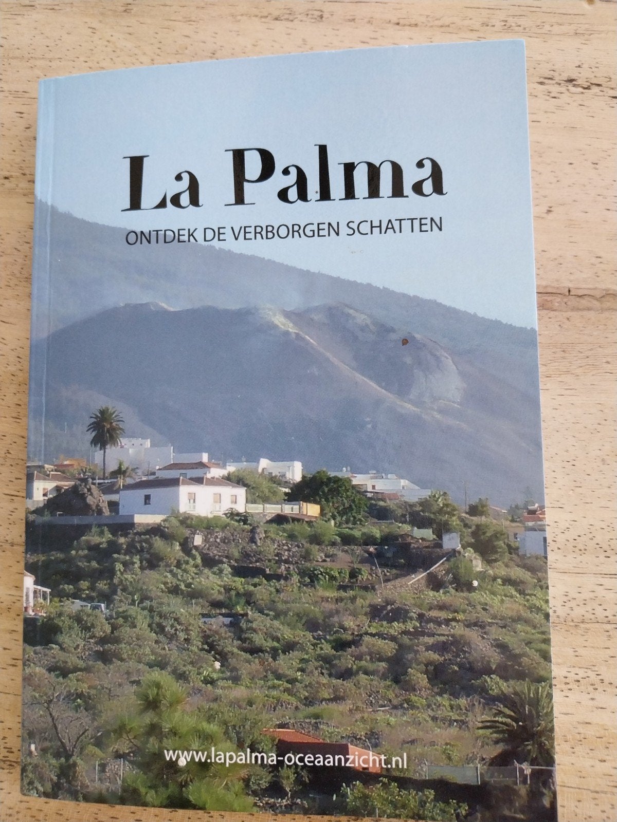 Reisgids La Palma: Ontdek de Verborgen Schatten, Overige merken, Europa, Ophalen of Verzenden, Zo goed als nieuw