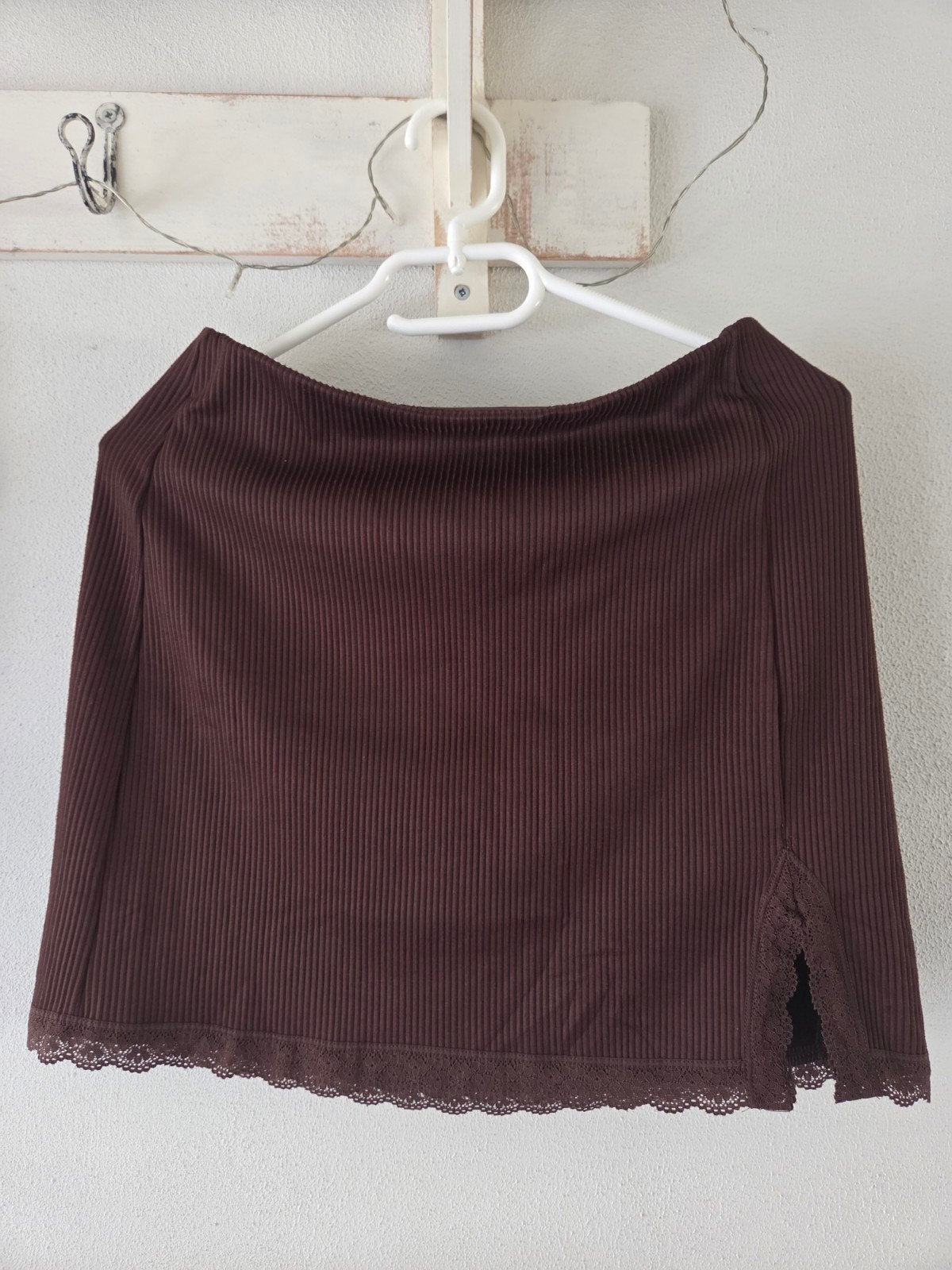 H&M Divided Ribfluwelen Minirok met Kant - Maat S, Kleding | Dames, Rokken, Zo goed als nieuw, Maat 36 (S), Bruin, Boven de knie