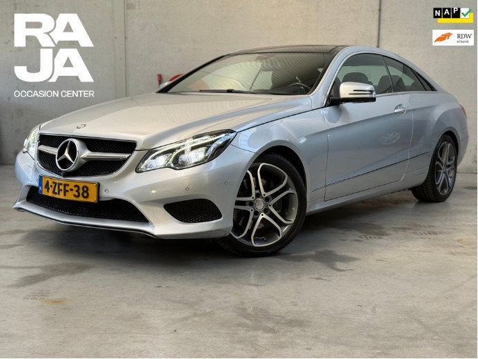 Mercedes-Benz E-klasse Coupé 220 BlueTEC Ambition NAP Pano, Auto's, Automaat, Dealer onderhouden, Achterwielaandrijving, 4 cilinders