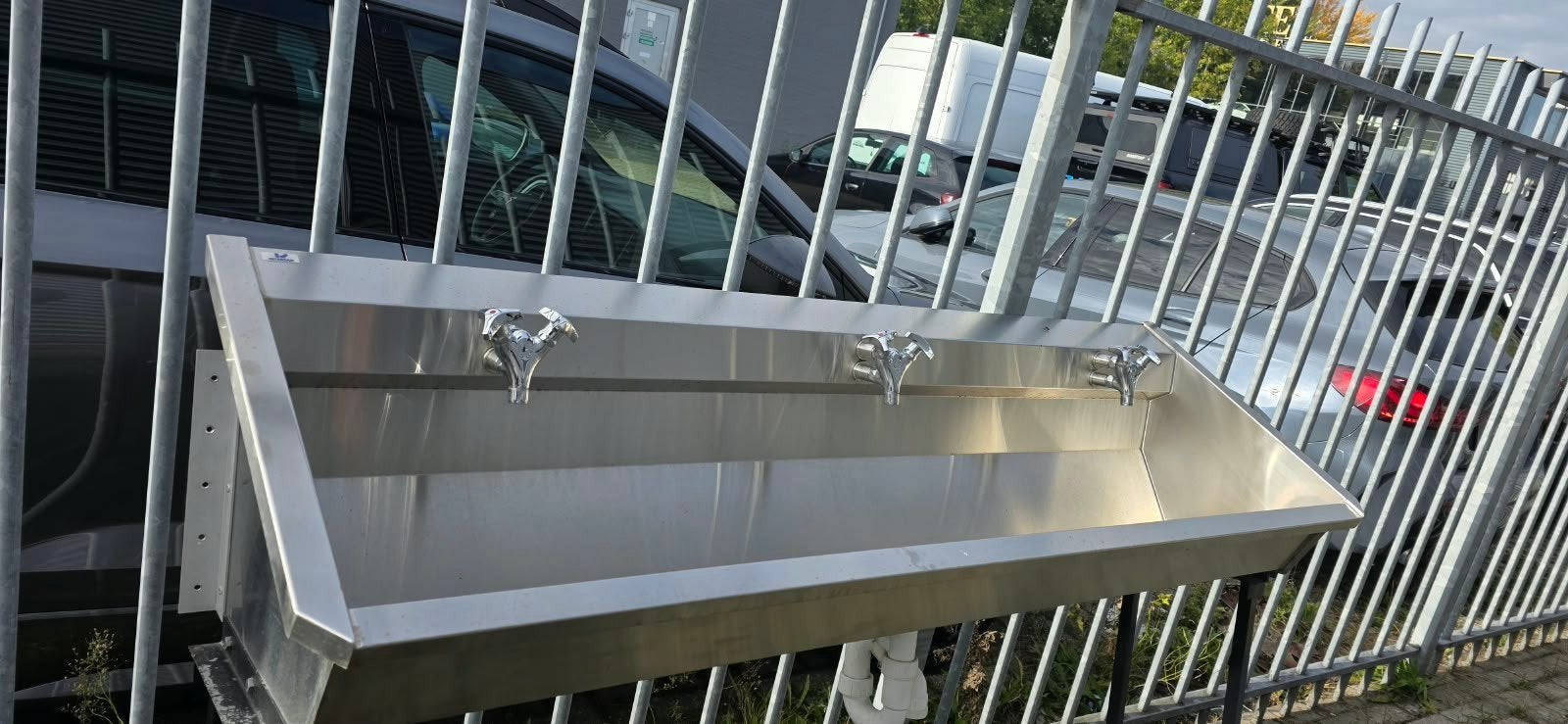 RVS Wastrog Wasbak/Spoelbak met 3 Kranen, Ophalen, Zo goed als nieuw, Rvs, Wastafel