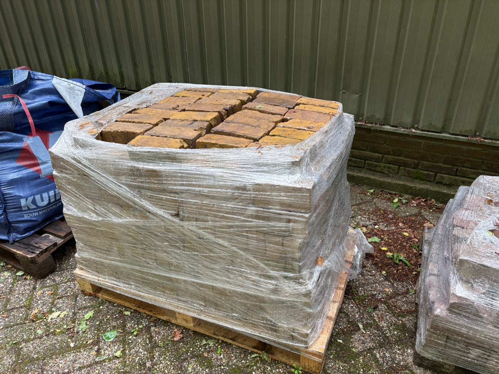 Te koop: Partij oude gebakken klinkers - 10 m², Ophalen, Zo goed als nieuw, Klinkers