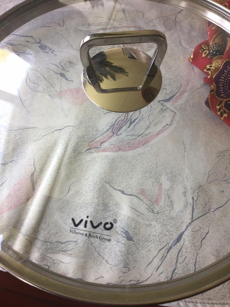 Vivo glazen deksel. Diam 29,5 cm. Amper gebruikt. ZGAN., Ophalen of Verzenden, Zo goed als nieuw, Glas, Pot, Bus of Blik