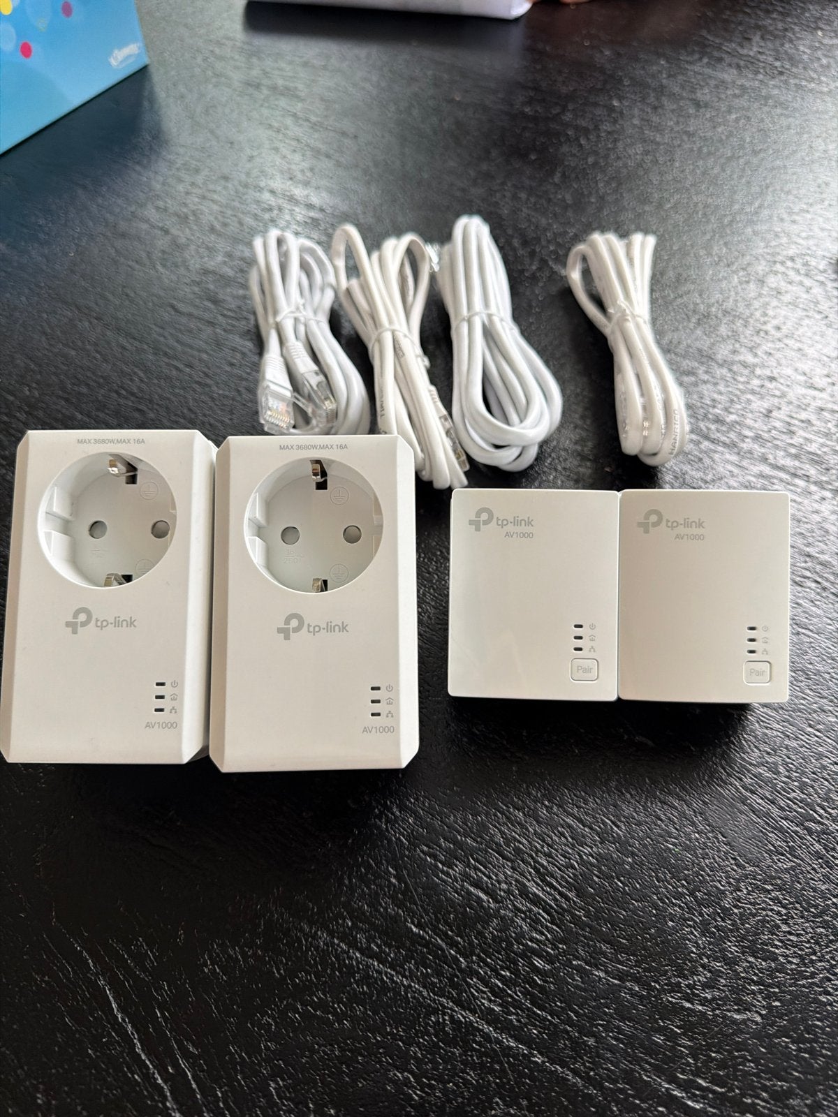 2 sets TP-Link AV1000 Powerline Adapters met stopcontact, Ophalen of Verzenden, Zo goed als nieuw