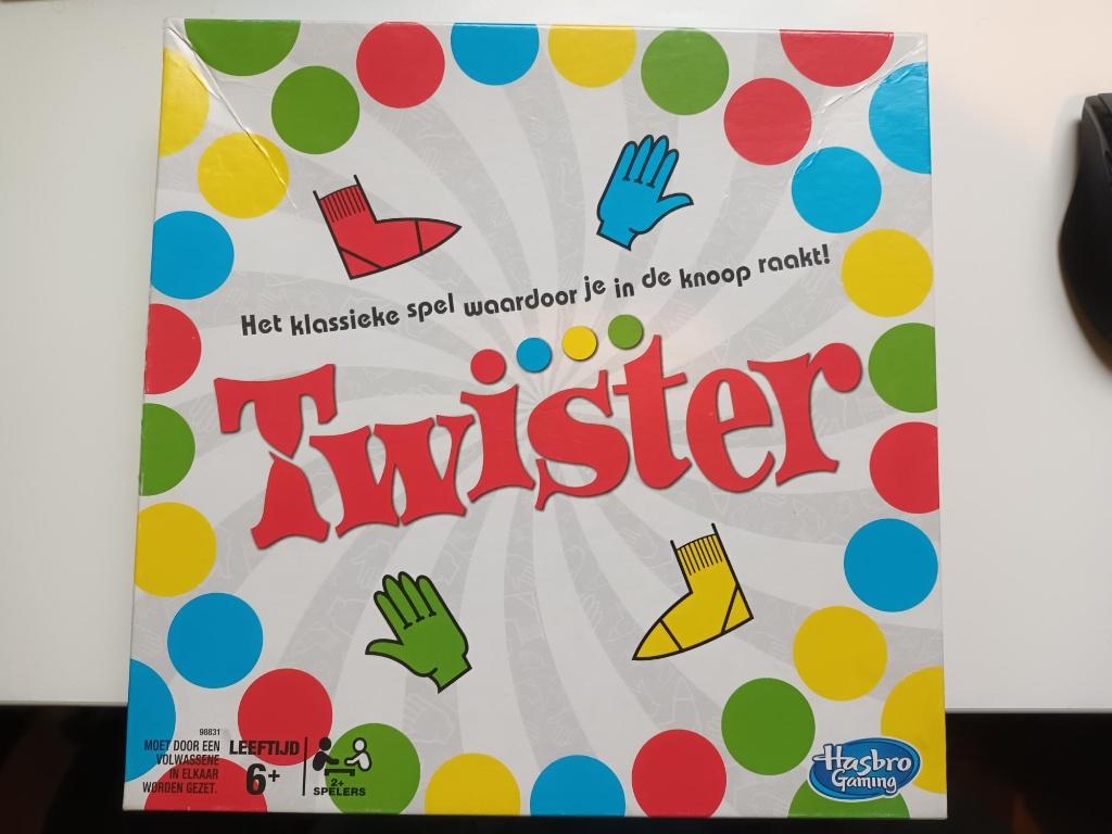 Twister - Partyspel, Hobby en Vrije tijd, Gezelschapsspellen | Bordspellen, Vijf spelers of meer, Ophalen, Zo goed als nieuw, Hasbro Gaming