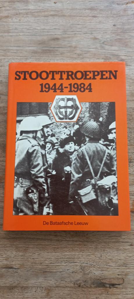 Stootroepen 1944-1984 - De Bataafsche Leeuw, Ophalen of Verzenden, Tweede Wereldoorlog, Gelezen