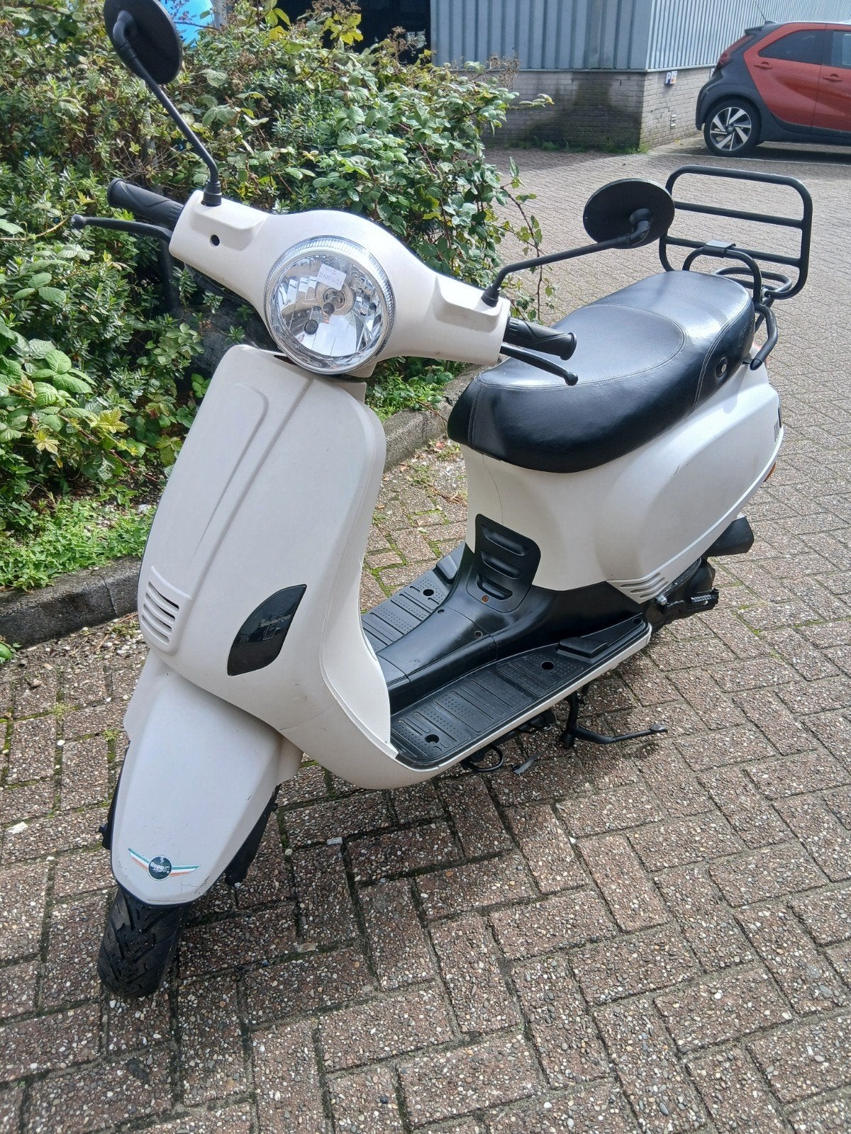 GTS scooter uit 2017 - zeer nette snorscooter wit, Ophalen, Gebruikt, Overige merken