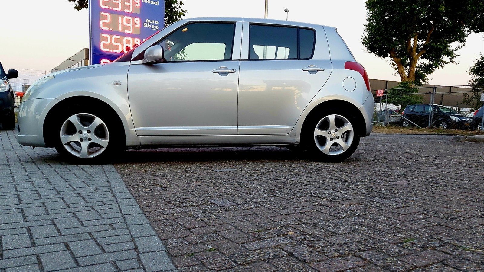 NAP!!Suzuki Swift 1.3 Shogun airconditioning, Voorwielaandrijving, Stof, 40 €/maand, Zwart