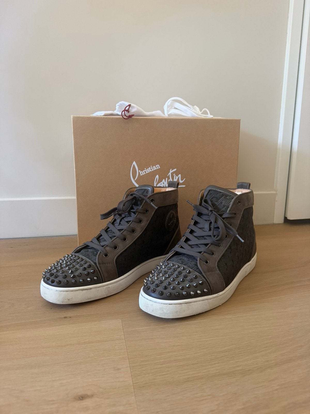 Christian Louboutin maat 44,5, Ophalen of Verzenden, Zo goed als nieuw, Zwart
