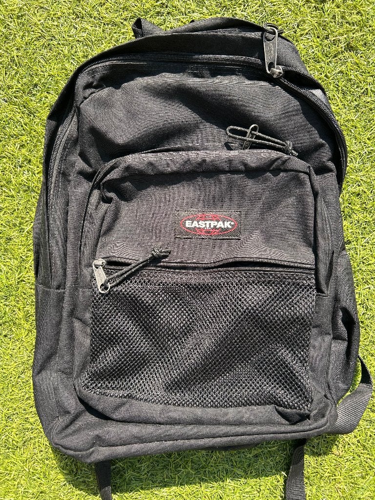 Eastpak rugzak - zwart, Sieraden, Tassen en Uiterlijk, Tassen | Rugtassen, Ophalen, Zo goed als nieuw, Eastpak, 30 tot 45 cm