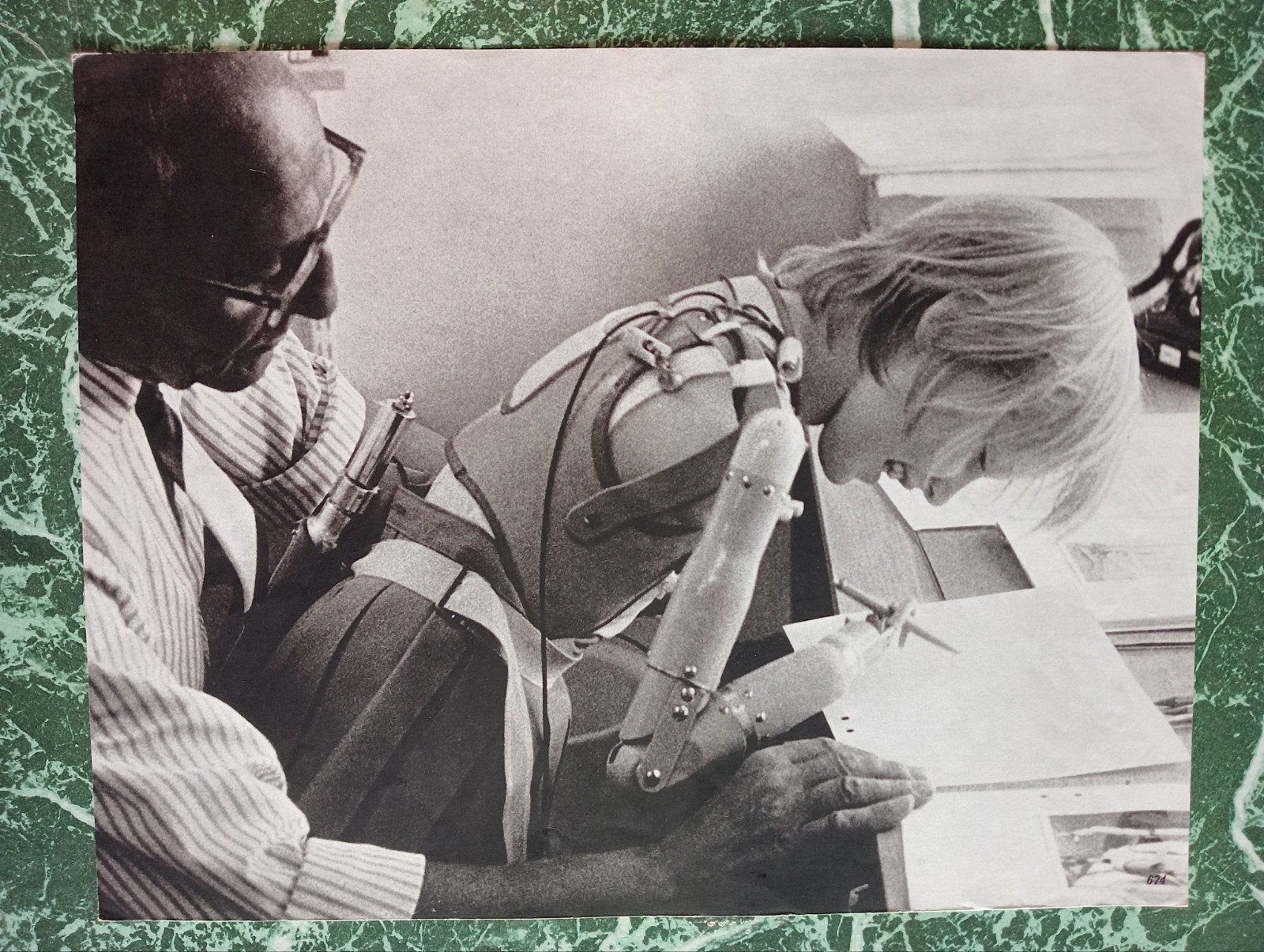 Fotogravure ca.1970 protheses, Ophalen of Verzenden, 1960 tot 1980, Overige onderwerpen
