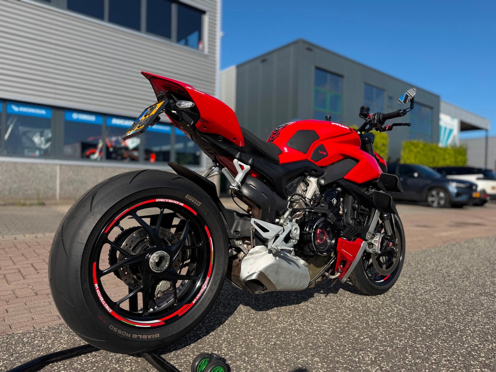 Ducati Naked Streetfighter V4, Info@ducati.com, Bedrijf, Meer dan 35 kW, Via Antonio Cavalieri Ducati. 3
40123  Bologna, IT