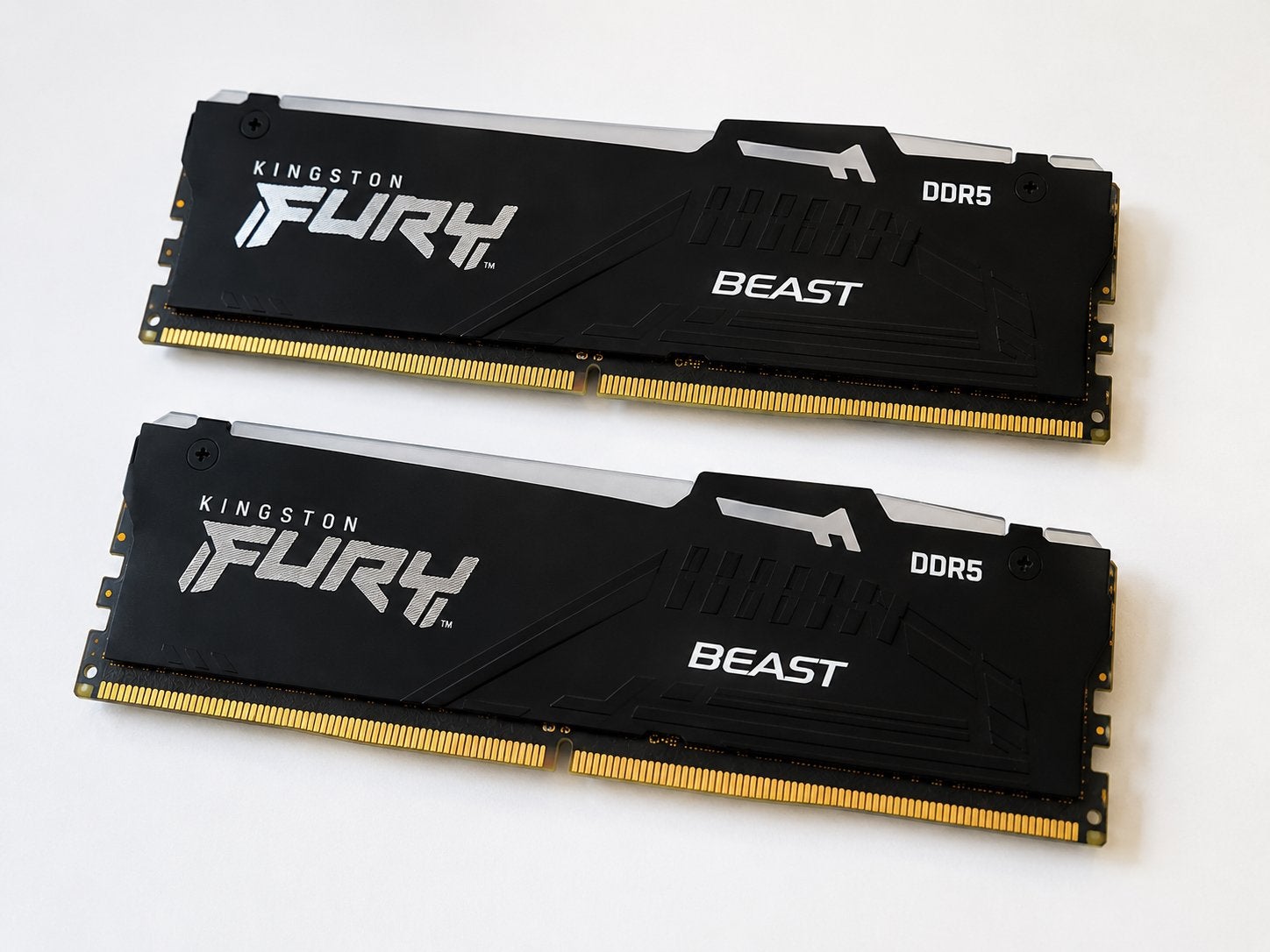 Kingston Fury Beast RGB DDR5 16GB (2x8GB) 5600MHz, Computers en Software, RAM geheugen, Verzenden, Zo goed als nieuw, Desktop