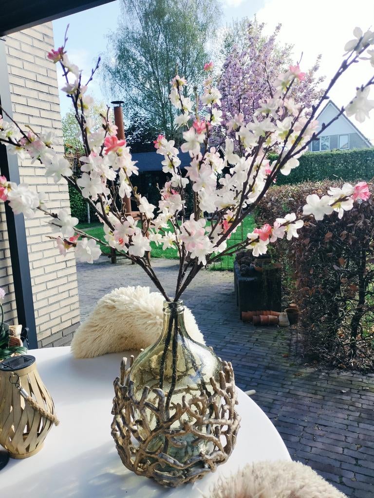 Groene fles ( mondgeblazen) in goudkleurige deco, Ophalen of Verzenden, Rond, Overige materialen