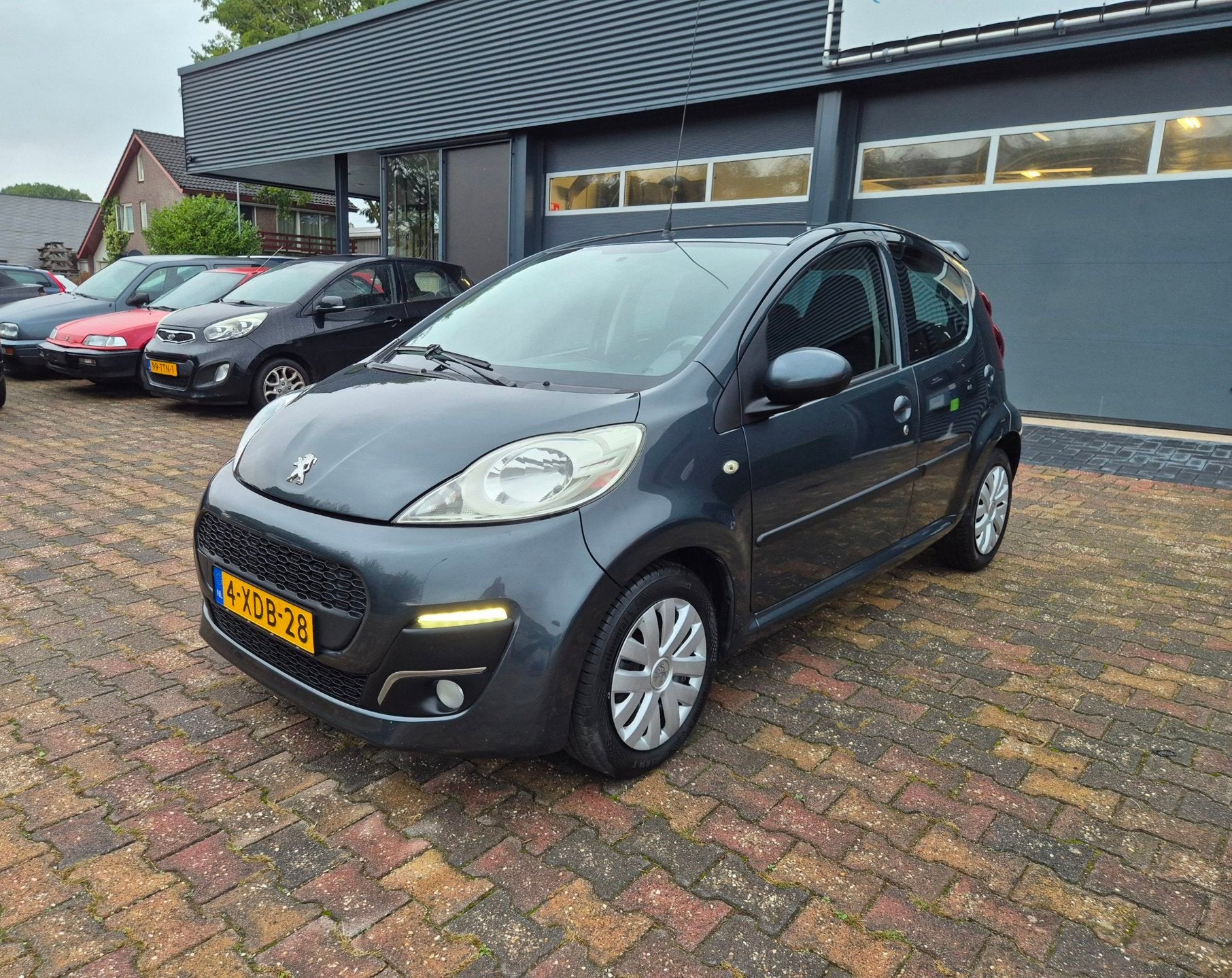 Peugeot 107 1.0 Active NIEUWE APK AIRCO, Auto's, Voorwielaandrijving, Euro 5, Gebruikt, Electronic Stability Program (ESP)