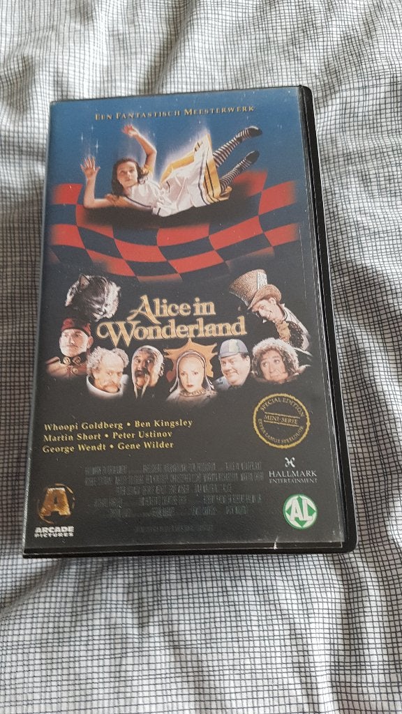 Vhs Alice in wonderland box set, Alle leeftijden, Ophalen of Verzenden, Zo goed als nieuw