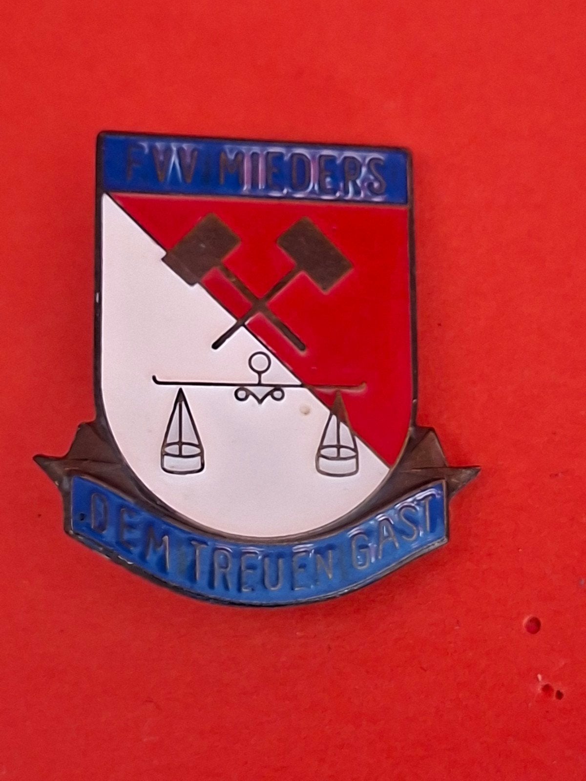 Emaille speld.  FVV MIEDERS, Ophalen of Verzenden, Transport