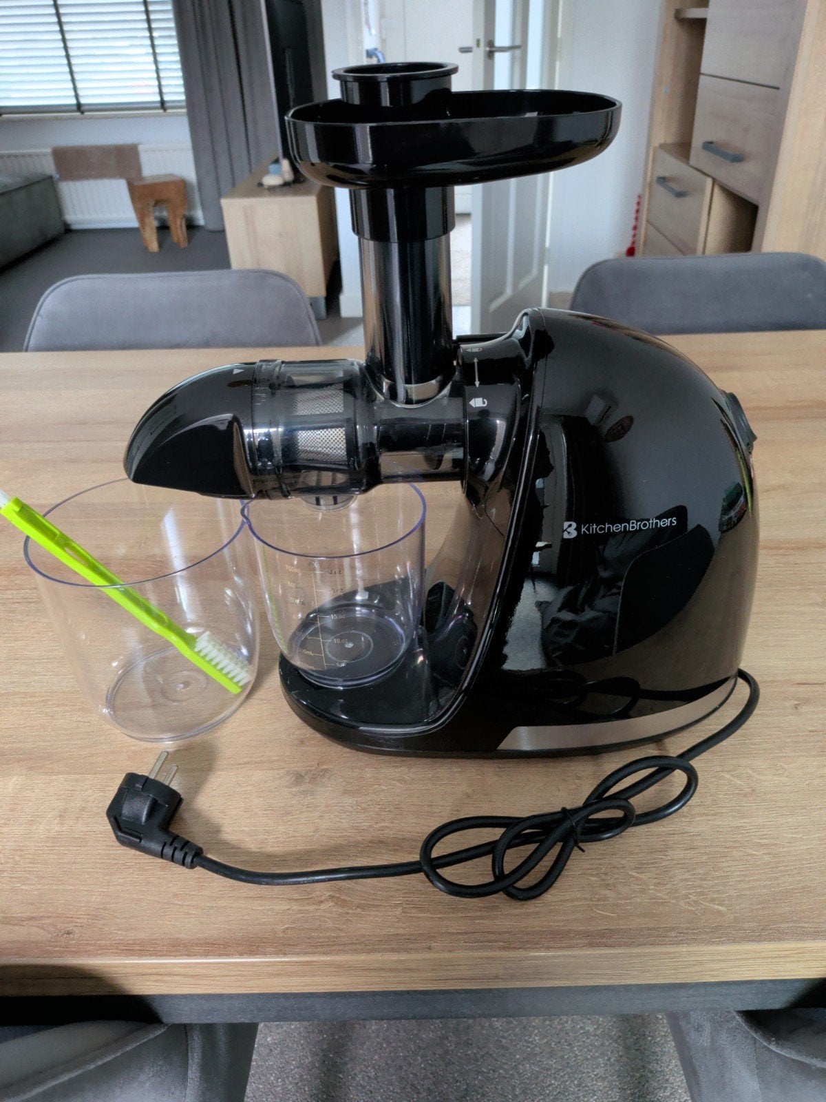 KitchenBrothers Slowjuicer - Zwart, Zo goed als nieuw, Minder dan 1 liter, Ophalen of Verzenden, Zo goed als nieuw, 1 snelheid