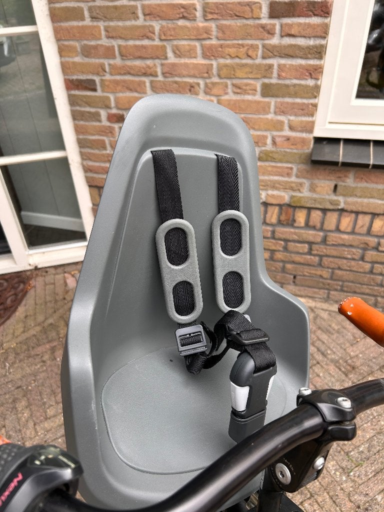 Voorzitje Bobike, Fietsen en Brommers, Fietsaccessoires | Fietsstoeltjes, Ophalen, Bobike, Gebruikt, Voetsteuntjes