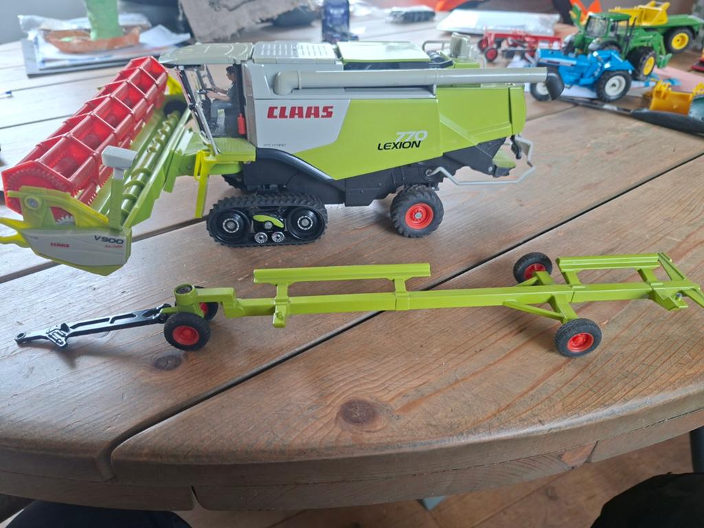 Siku  claas 770 LEXION rups graan dorsen, Hobby en Vrije tijd, Modelauto's | 1:32, Ophalen of Verzenden, Tractor of Landbouw, SIKU