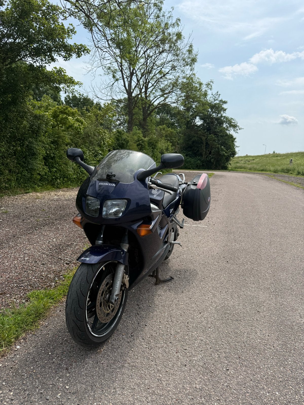 Honda VFR 750F RC36II Toermotor met zijkoffers, Motoren, Motoren | Honda, 750 cc, Sportuitlaat, 4 cilinders, Motorrijbewijs A