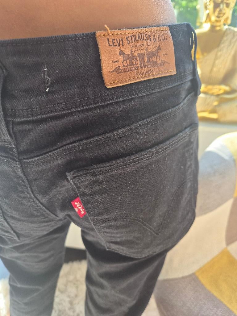 Originele Levi's broek, Zwart, W32 (confectie 46) of kleiner, Ophalen of Verzenden, Zo goed als nieuw