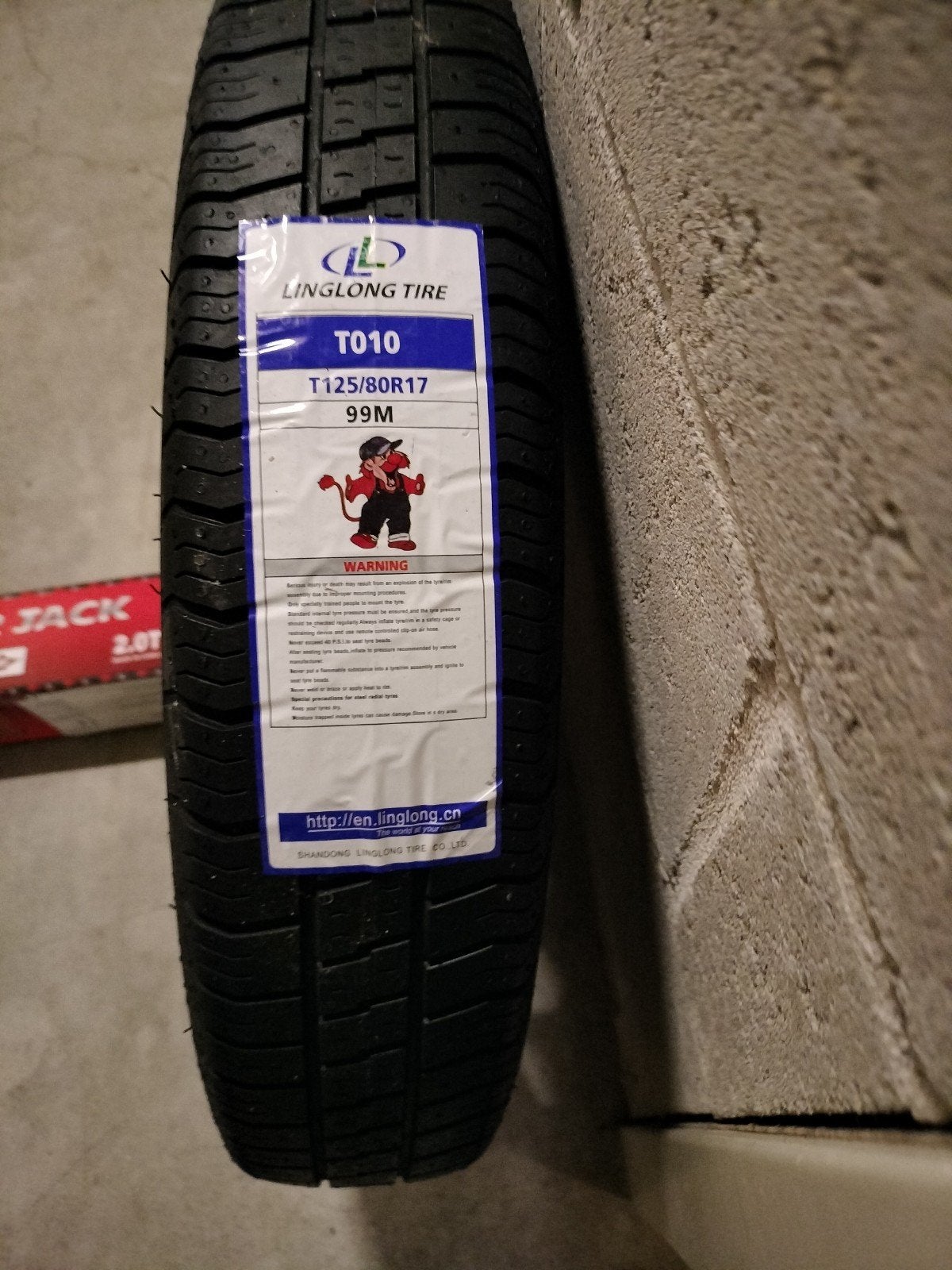 Nieuw reservewiel (thuiskomer) met krik - T125/80R17, Auto-onderdelen, Ophalen, Banden en Velgen, Nieuw, 17 inch