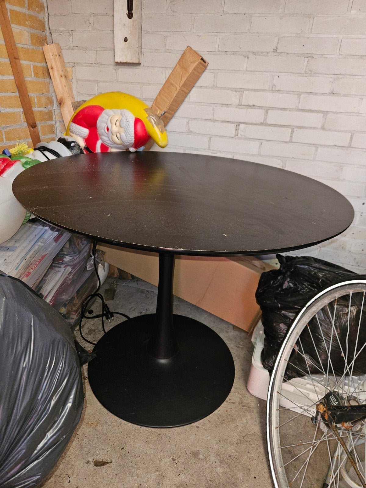 Ronde eettafel JYSK - Zwart, Huis en Inrichting, Tafels | Eettafels, Gebruikt, Rond, Vier personen, Ophalen
