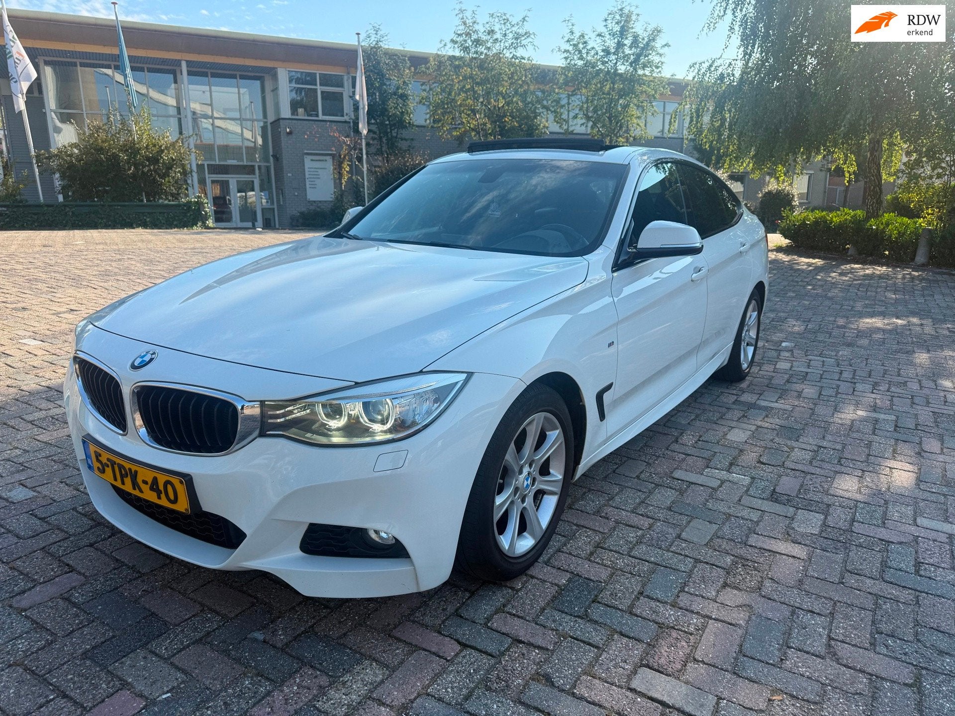 BMW 3-serie Gran Turismo 320i Executive_PANORAMADAK_NETTE AU, Automaat, Dealer onderhouden, Achterwielaandrijving, Gebruikt