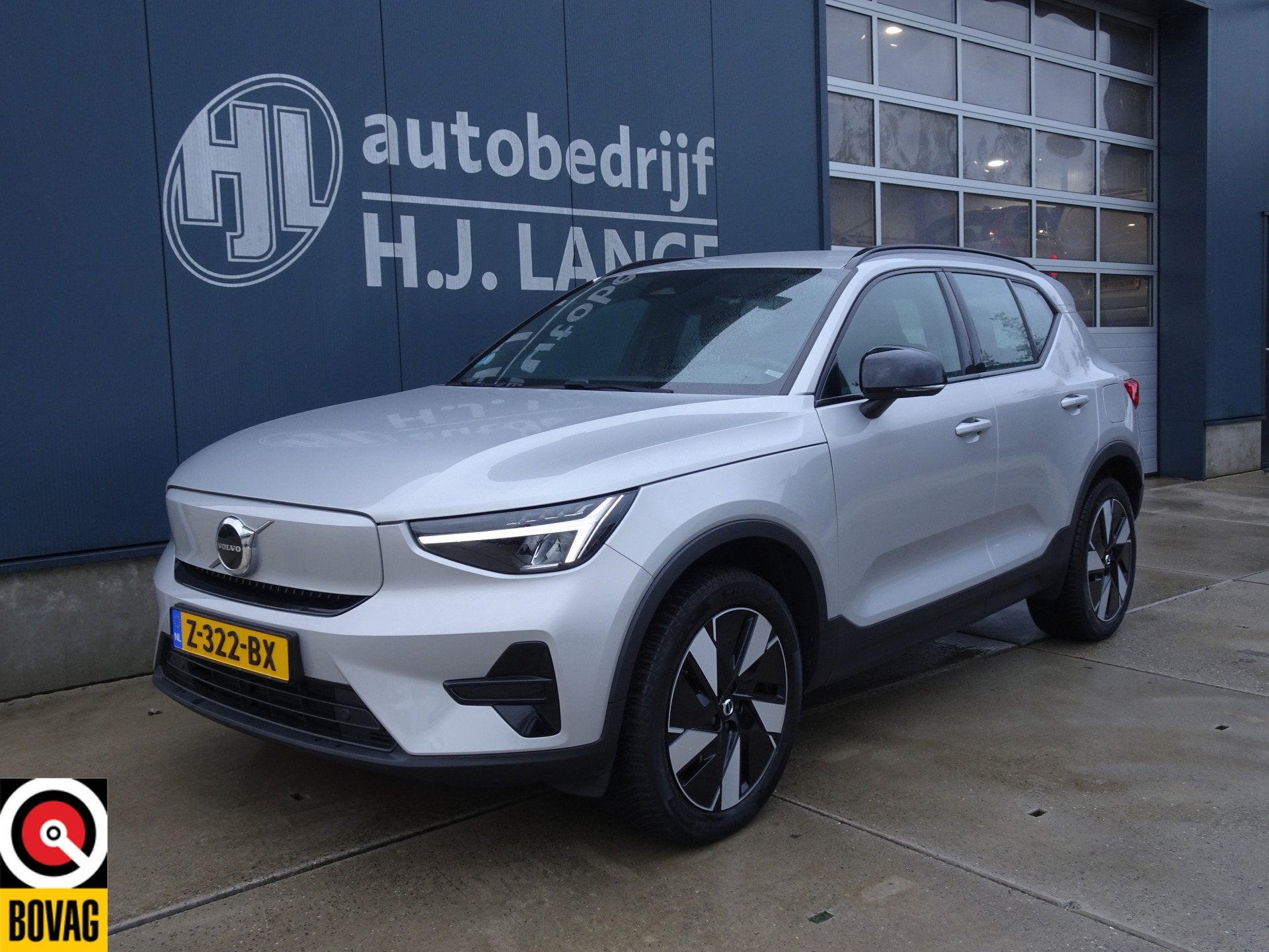 Volvo XC40 Single Motor Essential 69 kWh SOH 95% (bj 2024), Auto's, Automaat, Gebruikt, Zwart, Origineel Nederlands