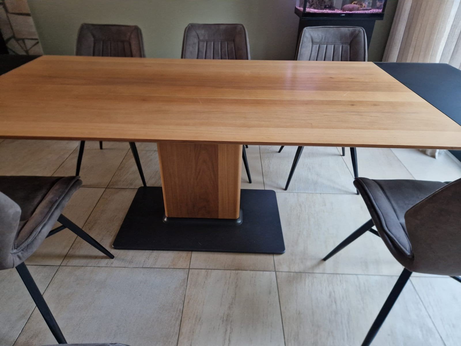 Moderne eettafel met houten blad en kolompoot, 100 tot 150 cm, Zo goed als nieuw, 150 tot 200 cm, Modern