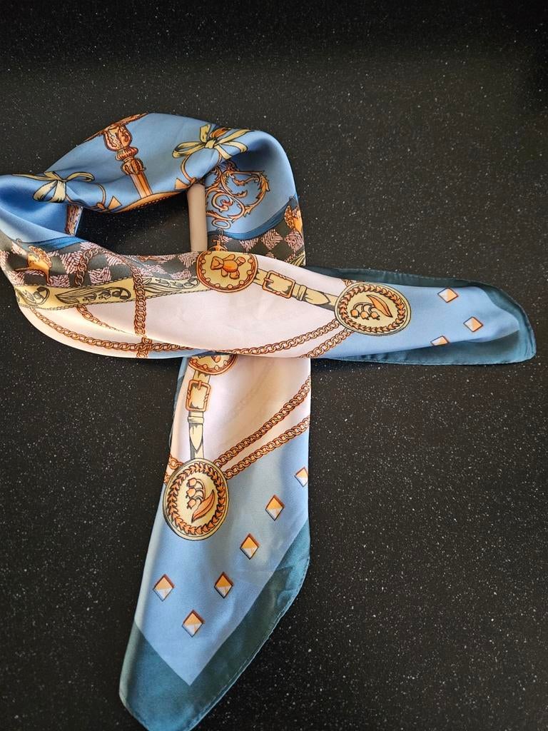 Elegante Sjaal met Kettingprint - Blauw/Crème, Maat 38/40 (M), Nieuw, Ophalen of Verzenden, Onbekend