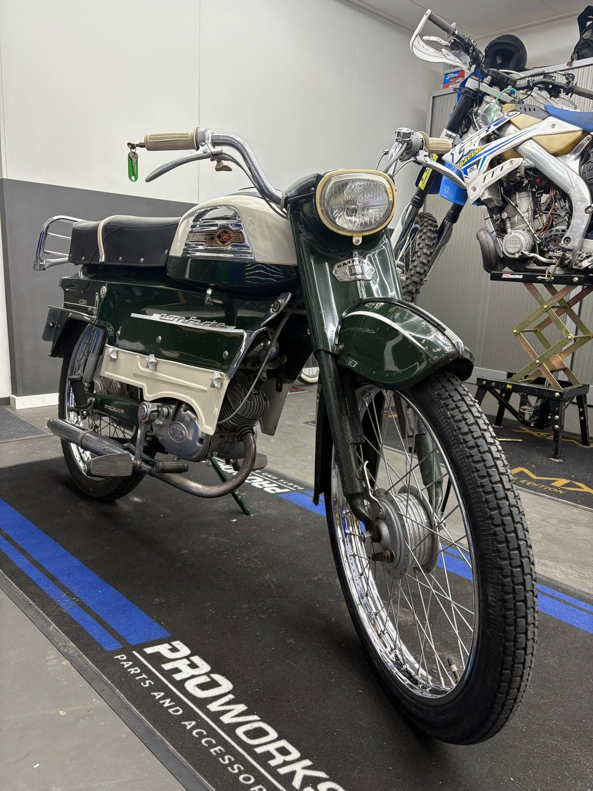 Batavus conforte  Oldtimer Bromfiets - Perfecte Staat!, Fietsen en Brommers, Brommers | Oldtimers, Ophalen, Maximaal 45 km/u, Batavus