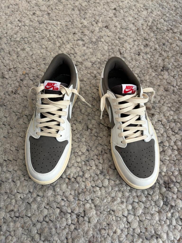 Nike Air Jordan Travis Scott Reverse Mocha mt 43, Ophalen of Verzenden, Zo goed als nieuw, Bruin
