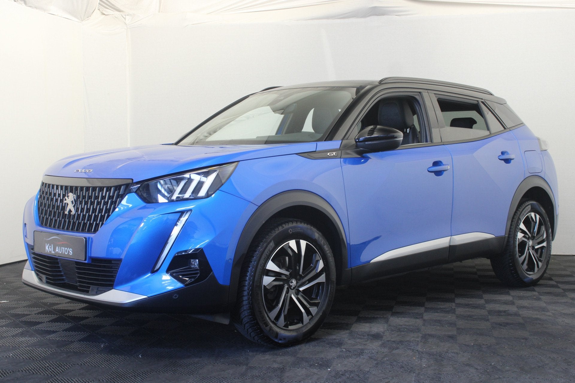 Peugeot 2008 1.2 PureTech GT (bj 2021), Auto's, Voorwielaandrijving, Gebruikt, Zwart, 1199 cc