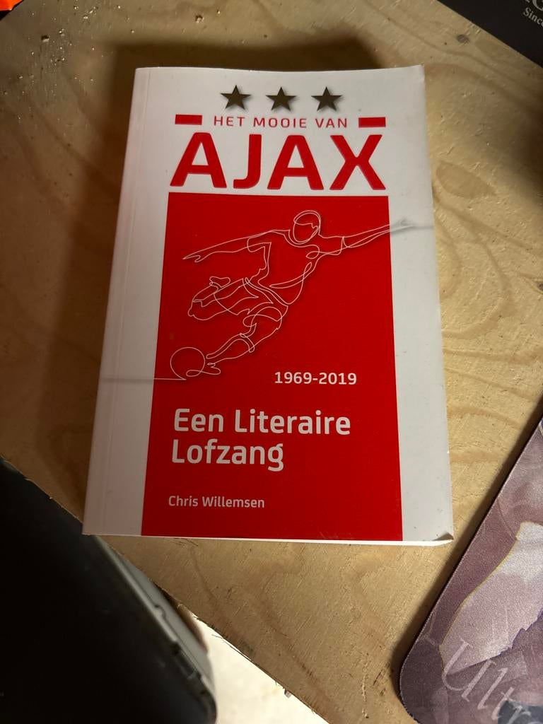 Het Mooie van Ajax: Een Literaire Lofzang 1969-2019, Ophalen of Verzenden, Zo goed als nieuw, Balsport