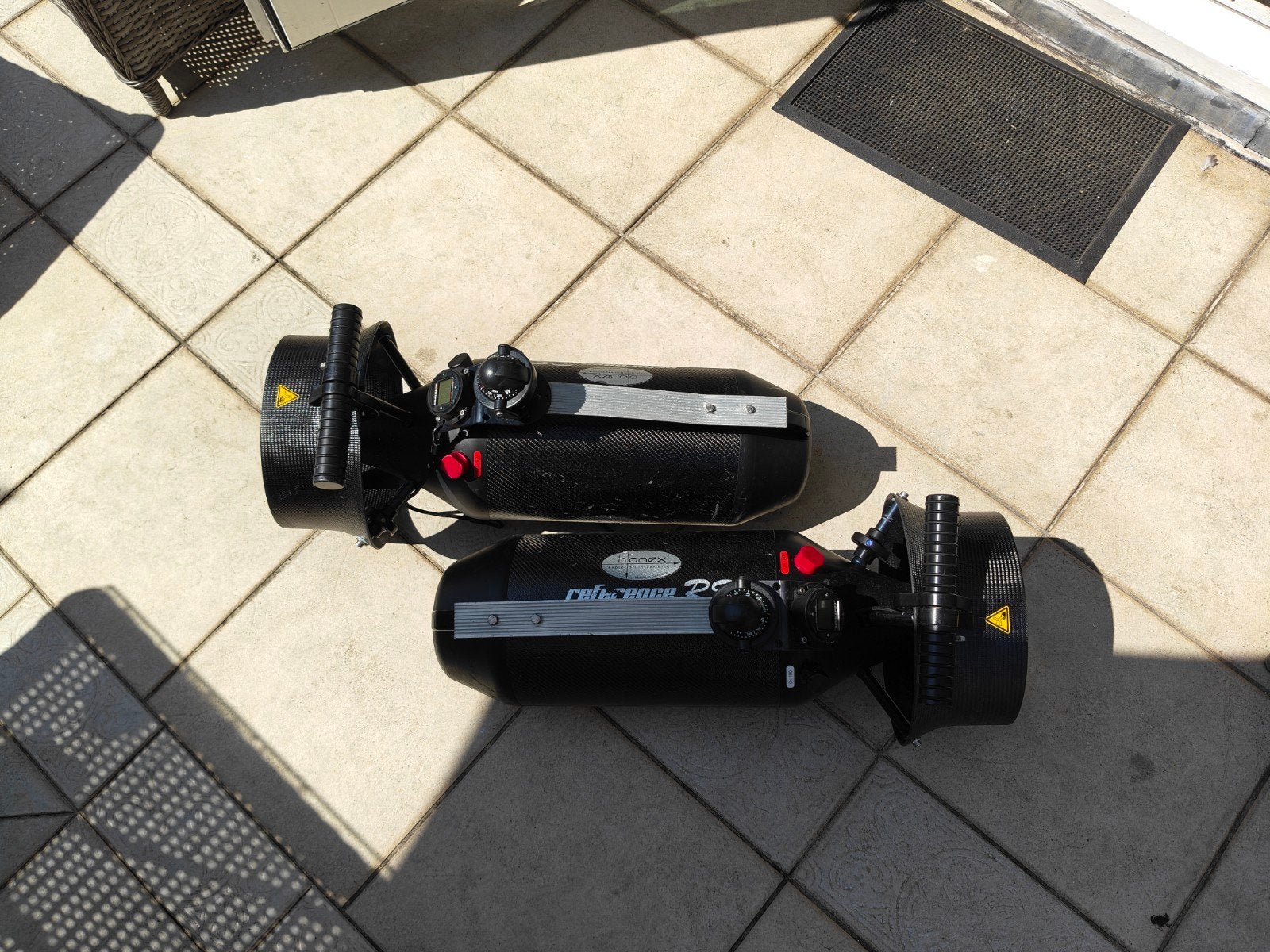 Twee professionele onderwater scooters (Bonex Reference RS), Ophalen