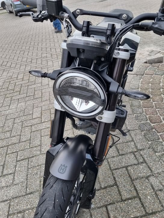 HUSQVARNA SVARTPILEN 401 (bj 2019), Motoren, Motorrijbewijs A, Bedrijf, Onbekend, 373 cc